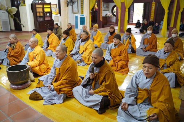 Chư Ni đồng tụng thời kinh A Di Đà