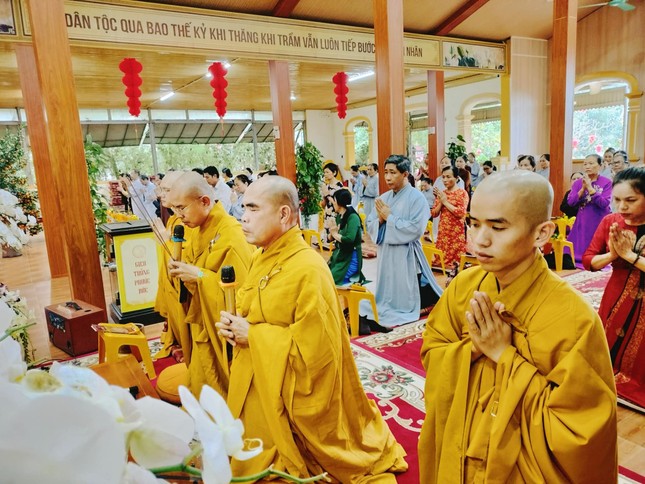 Khóa lễ tạ đàn Dược Sư tại chùa Phúc Thành (H.Hưng Nguyên) Khóa lễ tạ đàn Dược Sư tại chùa Phúc Thành (H.Hưng Nguyên)