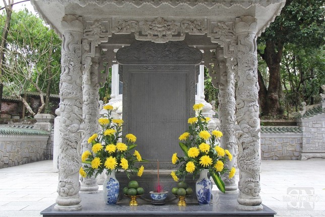 Văn bia tưởng niệm Đại lão Hòa thượng Thích Tịnh Khiết tại bảo tháp