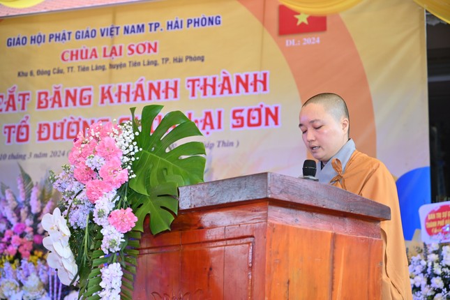 Sư cô Thích Diệu Ngọc phát biểu Sư cô Thích Diệu Ngọc phát biểu