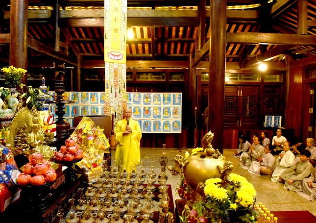 Đại đức Thích Nguyên Minh, trụ trì Trùng Sơn cổ tự đáp từ