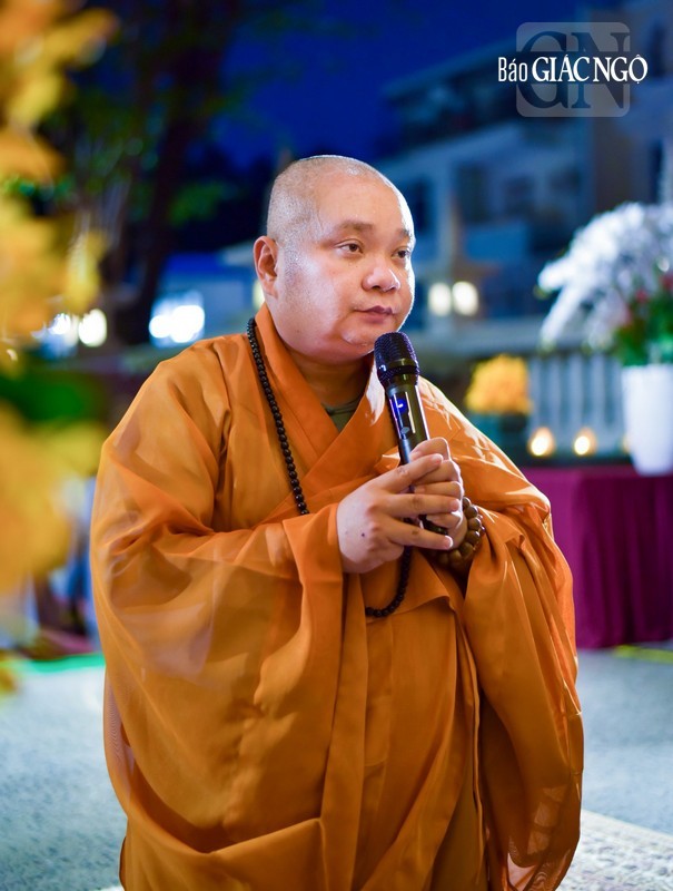 Thượng tọa Thích Trung Nguyện, Phó Thư ký, Chánh Văn phòng Ban Trị sự GHPGVN TP.HCM, Thư ký Ban Quản trị chùa Phổ Quang chủ trì khóa lễ ngũ bách danh