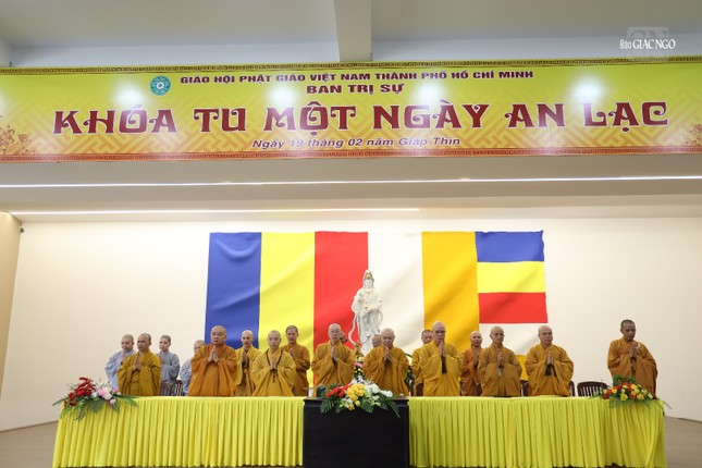 Niệm Phật cầu gia hộ