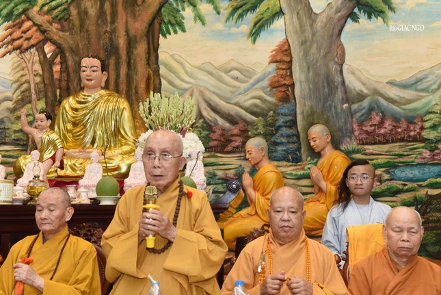 Trưởng lão Hòa thượng Thích Tịnh Hạnh ban đạo từ