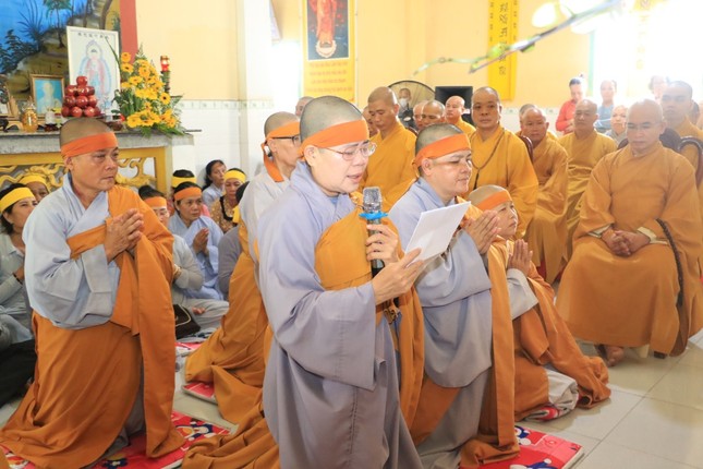 Đại diện môn đồ pháp quyến dâng lời tưởng niệm Đại diện môn đồ pháp quyến dâng lời tưởng niệm