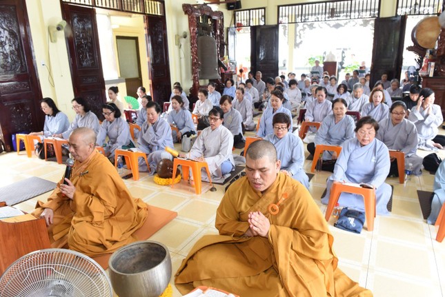 Khóa lễ tụng kinh