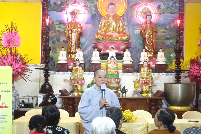 Sư cô Thích nữ Diệu Thảo chia sẻ Phật pháp Sư cô Thích nữ Diệu Thảo chia sẻ Phật pháp