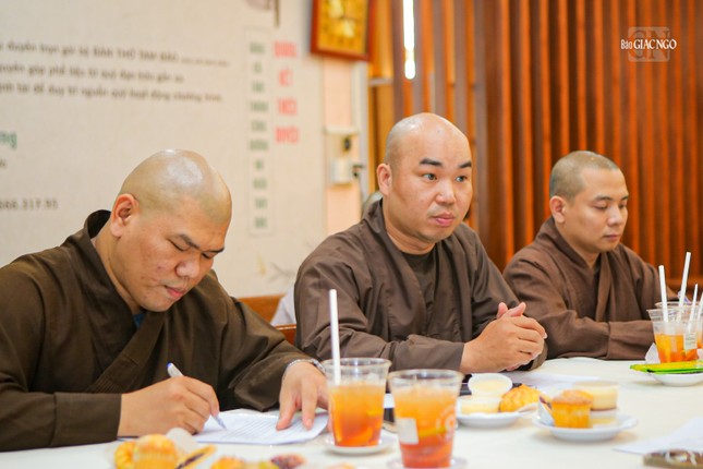 Chư tôn đức trong Ban Chủ nhiệm Câu lạc bộ Phóng viên - Cộng tác viên Báo Giác Ngộ Chư tôn đức trong Ban Chủ nhiệm Câu lạc bộ Phóng viên - Cộng tác viên Báo Giác Ngộ