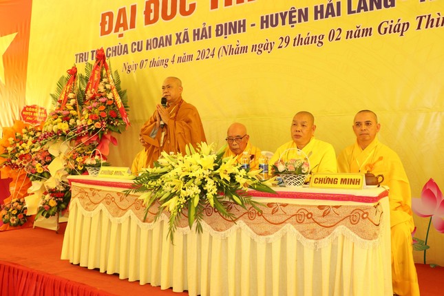 Thượng tọa Thích Quảng Thiện ban đạo từ