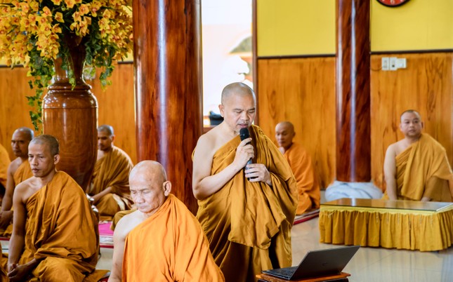 Thượng tọa Thích Giác Hoàng cung an chức sự Thượng tọa Thích Giác Hoàng cung an chức sự