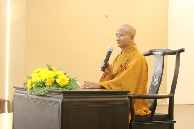Thượng tọa Thích Thiện Quý thuyết giảng