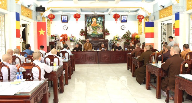 Quang cảnh phiên họp