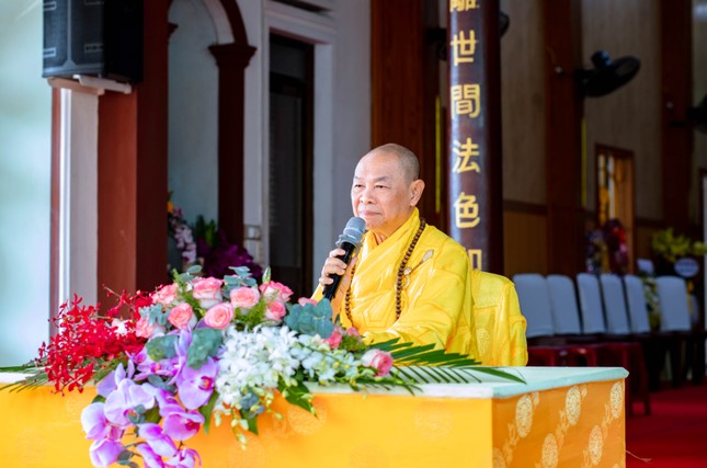 Hòa thượng Thích Từ Nghiêm thuyết pháp Hòa thượng Thích Từ Nghiêm thuyết pháp