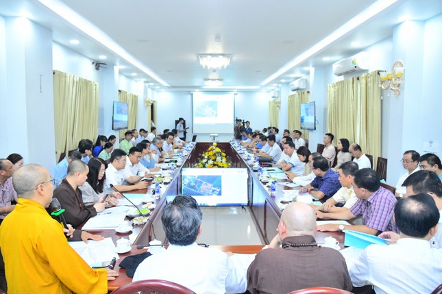 Quang cảnh buổi làm việc