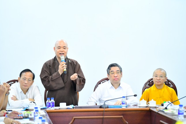 Thượng tọa Thích Thanh Phong phát biểu