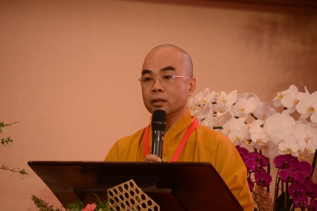 Thượng tọa Thích Chúc Tín phát biểu
