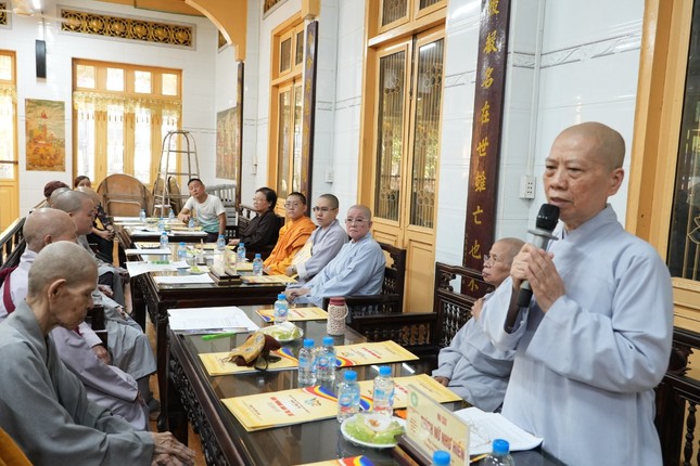 Ni sư Thích nữ Như Hiền, Phó Trưởng ban Trị sự GHPGVN Q.6 đóng góp ý kiến về việc tổ chức khóa An cư kiết hạ Ni sư Thích nữ Như Hiền, Phó Trưởng ban Trị sự GHPGVN Q.6 đóng góp ý kiến về việc tổ chức khóa An cư kiết hạ