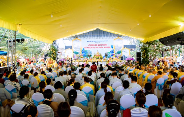 Quang cảnh buổi lễ Quang cảnh buổi lễ