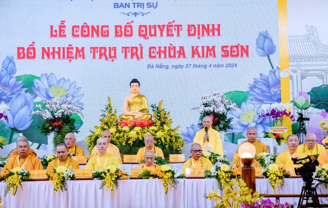 Hòa thượng Thích Từ Nghiêm ban đạo từ Hòa thượng Thích Từ Nghiêm ban đạo từ