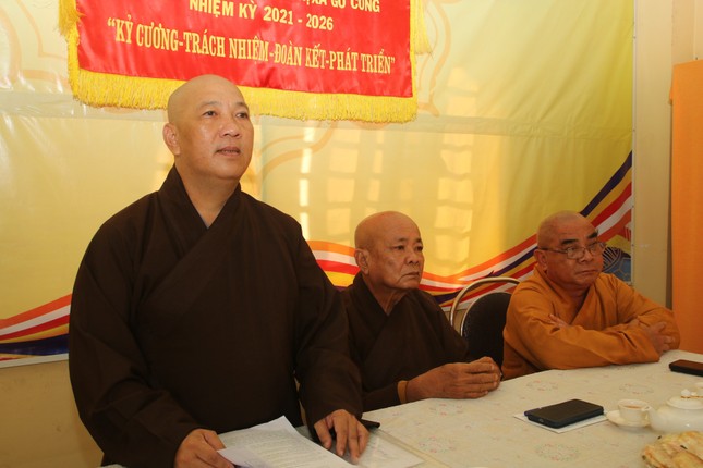 Thượng tọa Thích Giác Nguyên chủ trì phiên họp Thượng tọa Thích Giác Nguyên chủ trì phiên họp