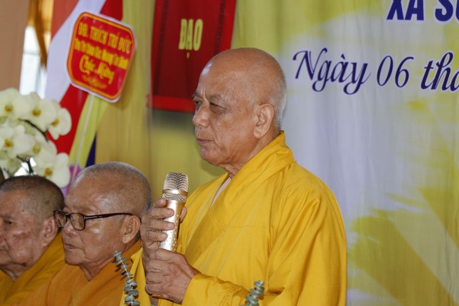 Trưởng lão Hòa thượng Thích Lệ Đức huấn từ sách tấn Thượng tọa tân trụ trì Trưởng lão Hòa thượng Thích Lệ Đức huấn từ sách tấn Thượng tọa tân trụ trì