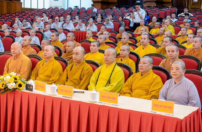 Chư tôn đức Tăng Ni tham dự buổi gặp mặt Chư tôn đức Tăng Ni tham dự buổi gặp mặt