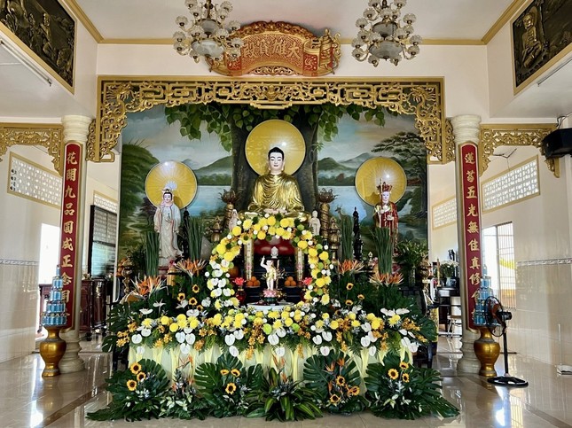 Tại chùa Liên Hoa