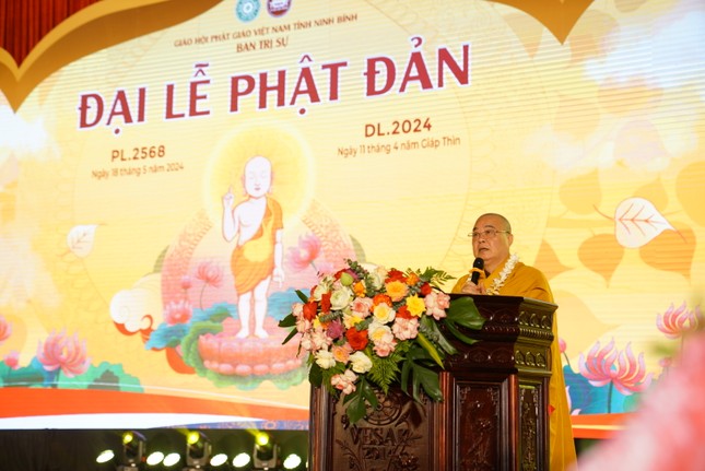 Trưởng lão Hòa thượng Thích Thanh Nhiễu tuyên đọc Thông điệp Phật đản Phật lịch 2568