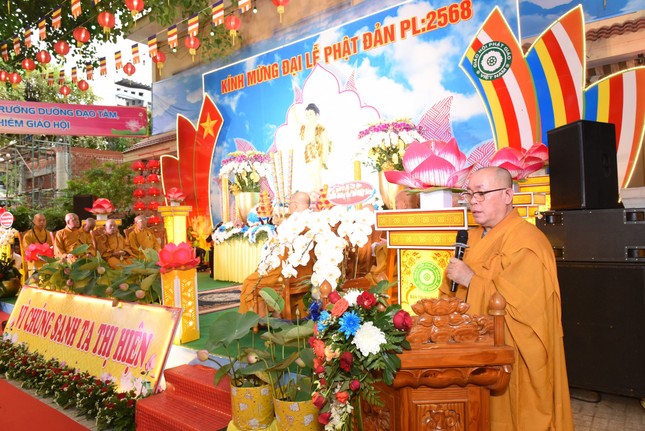 Thượng tọa Thích Đạt Đức tuyên đọc Diễn văn Phật đản Phật lịch 2568