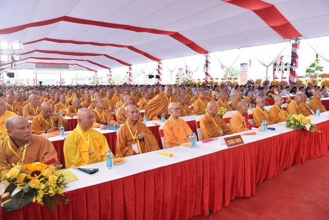 Đông đảo chư Tăng Ni, đại biểu, Phật tử tham dự lễ Đông đảo chư Tăng Ni, đại biểu, Phật tử tham dự lễ