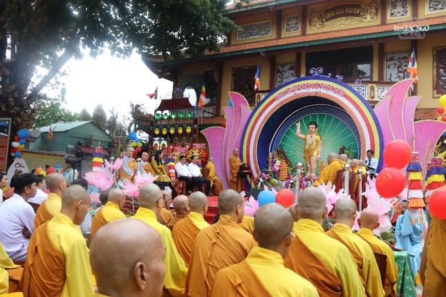 Quang cảnh buổi lễ