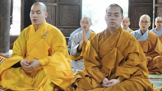 Chư hành giả tham dự buổi lễ Chư hành giả tham dự buổi lễ