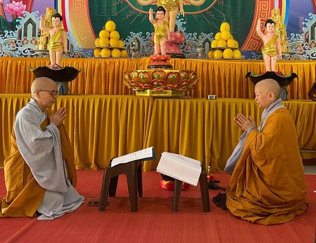 Chư Ni đối thú an cư tại trường hạ chùa Khải Nam