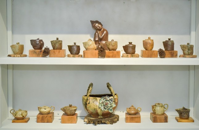 Mỗi tác phẩm cho dù cùng một tạo hình, có khi được làm ra trong cùng một thời điểm nhưng lại chẳng có cái nào giống cái nào. Sự độc đáo trong từng tác phẩm khiến chúng trở thành “độc bản” với sắc thái riêng