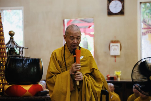 Trưởng lão Hòa thượng Thích Thanh Hùng sách tấn chư hành giả Trưởng lão Hòa thượng Thích Thanh Hùng sách tấn chư hành giả