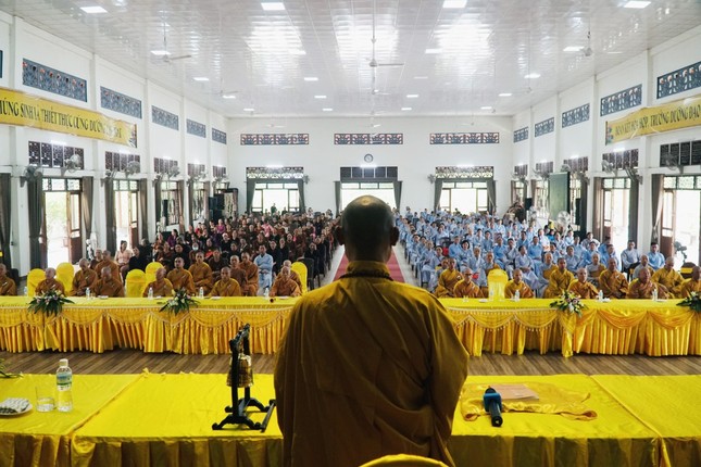 Chư Tăng Ni, Phật tử tham dự buổi lễ