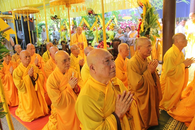 Chư tôn đức Tăng quang lâm dự lễ húy nhật Tổ khai sơn chùa Thiên Minh Chư tôn đức Tăng quang lâm dự lễ húy nhật Tổ khai sơn chùa Thiên Minh