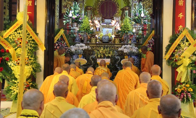 Quang cảnh buổi lễ Quang cảnh buổi lễ