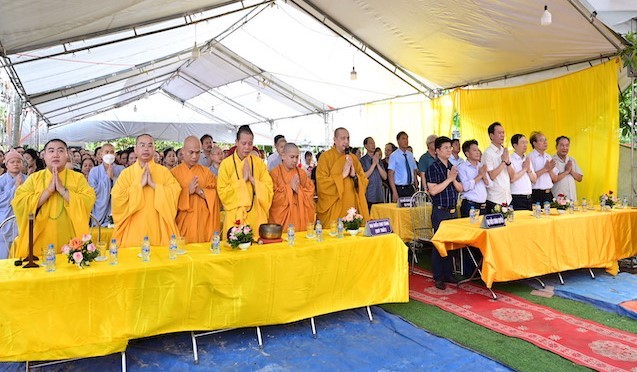 Niệm Phật cầu gia hộ