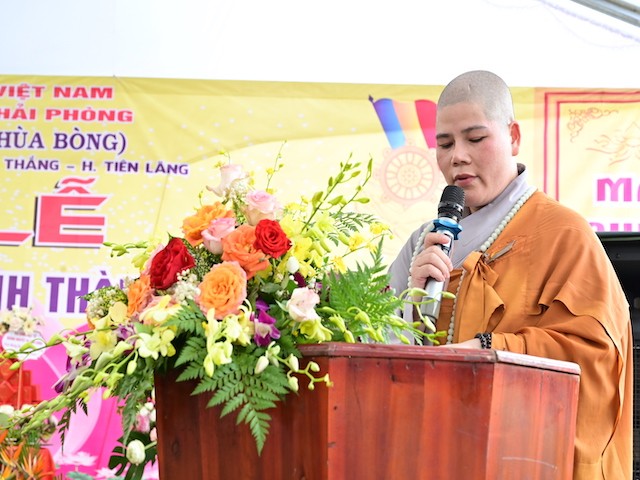 Sư cô Thích Diệu Thanh phát biểu khai mạc