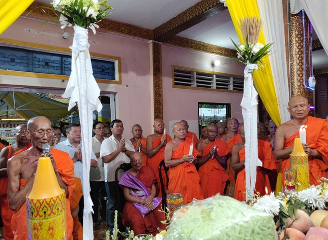 Tụng kinh cầu siêu Tụng kinh cầu siêu