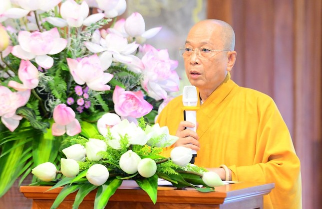 Thượng tọa Thích Huệ Khai phát biểu khai mạc