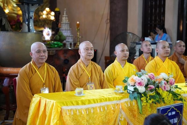 Chư tôn đức chứng minh buổi lễ Chư tôn đức chứng minh buổi lễ