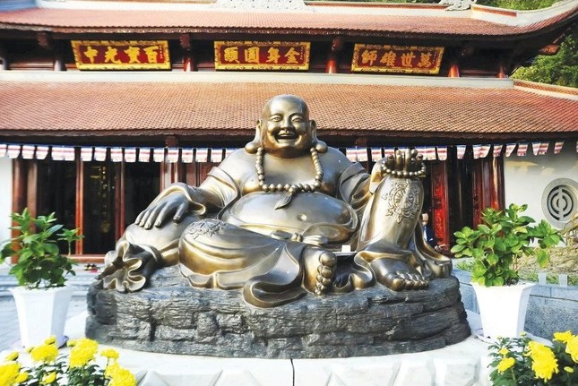 Chánh điện chùa Hổ Sơn