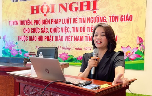 TS.Nguyễn Thị Định, Trưởng phòng Thanh tra - Pháp chế (Ban Tôn giáo Chính phủ) chia sẻ tại hội nghị TS.Nguyễn Thị Định, Trưởng phòng Thanh tra - Pháp chế (Ban Tôn giáo Chính phủ) chia sẻ tại hội nghị