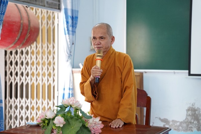 Hòa thượng Thích Hạnh Thể sách tấn hành giả an cư Hòa thượng Thích Hạnh Thể sách tấn hành giả an cư