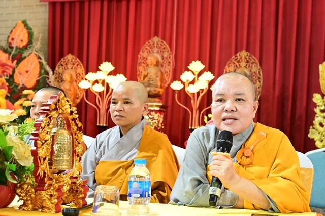 Ni sư Thích Tâm Chính phát biểu tại lễ khai mạc