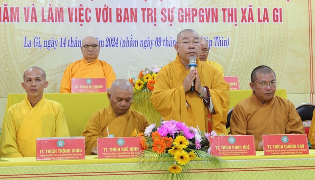 Thượng tọa Thích Pháp Huệ phát biểu chào mừng Thượng tọa Thích Pháp Huệ phát biểu chào mừng