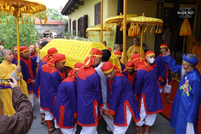 Kim quan Hòa thượng Thích Huệ Trí về đến tổ đình Kim Tiên