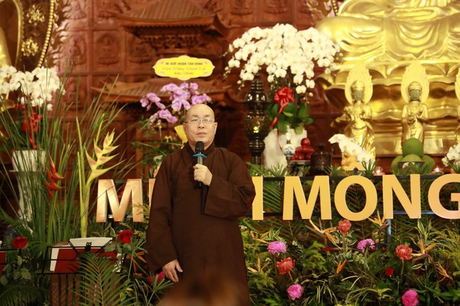 Thượng tọa Thích Đạt Đức phát biểu khai mạc
